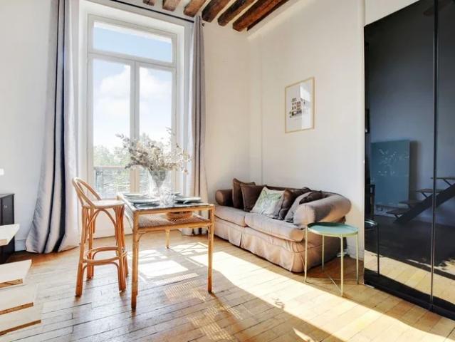 Location Appartement Rue des Fontaines du Temple, Paris