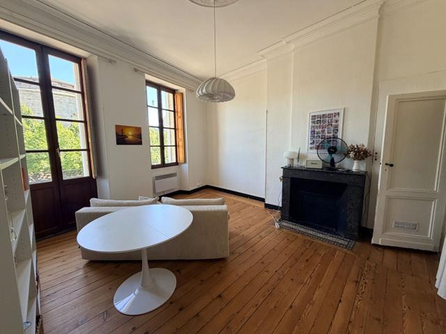 Location Appartement Rue des Frères Bonie, Bordeaux
