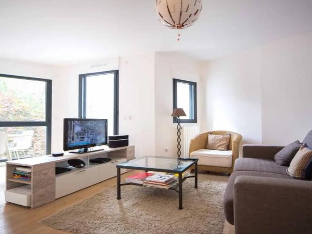 Location Appartement Rue des Frères Morane, Paris