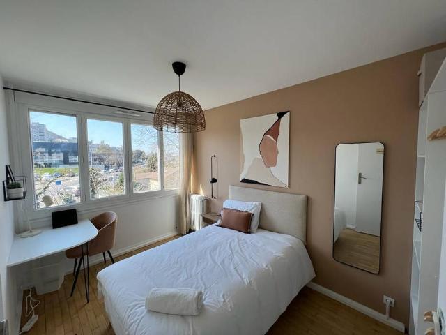 Location Chambre Rue des Genêts, Bron