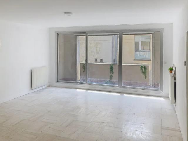 Location Appartement Rue des Grottes, Avignon