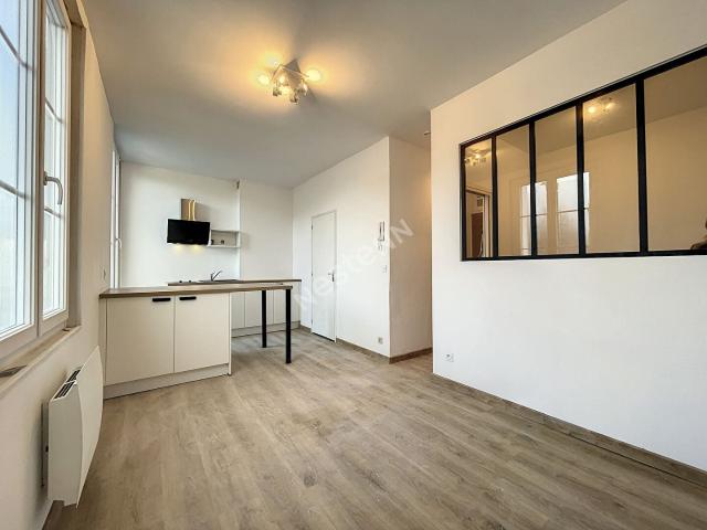 Location Appartement Rue des Halles, Tours