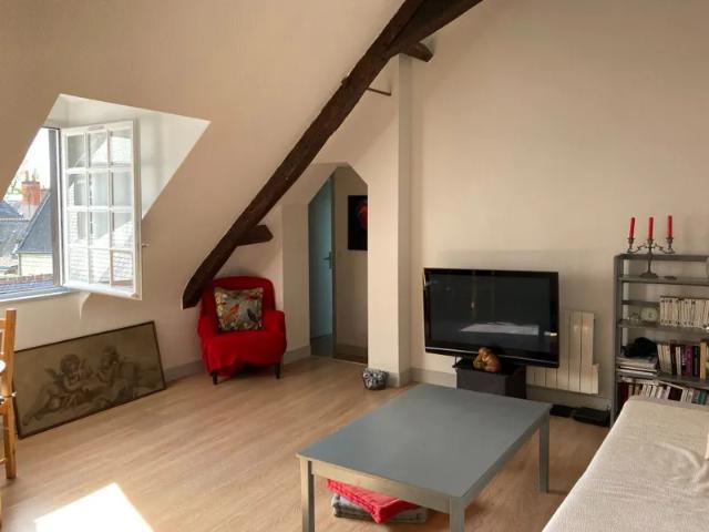 Location Appartement Rue des Halles, Tours