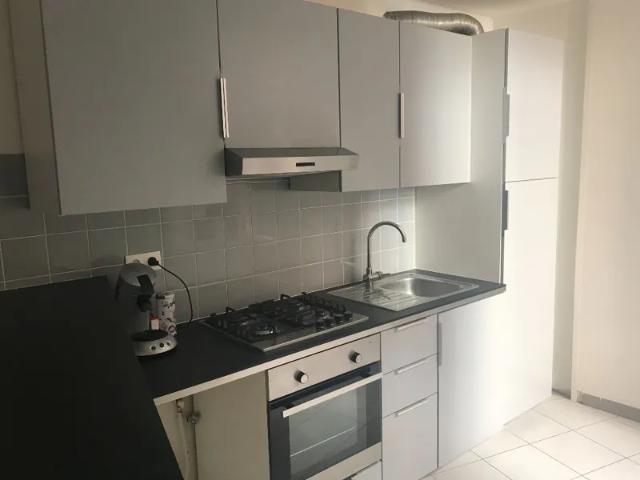 Location Appartement Rue des Halles, Nîmes