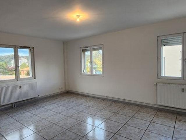 Location Appartement Rue des Hauts Fossés, Bayon