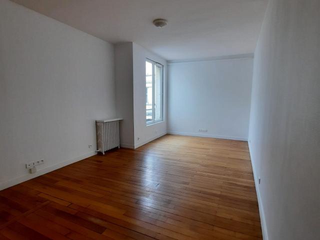 Location Appartement Rue des Jeûneurs, Paris