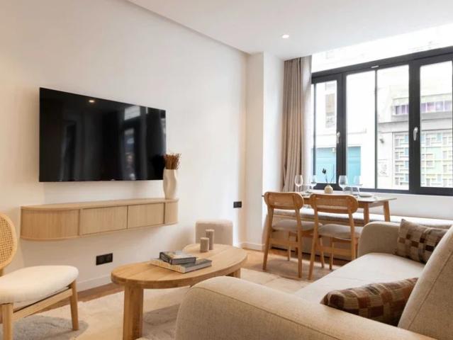 Location Appartement Rue des Lyonnais, Paris
