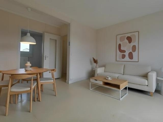 Location Appartement Rue des Peintres, Bléneau