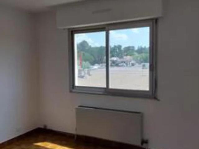 Location Appartement Rue des Pélicans, Nîmes