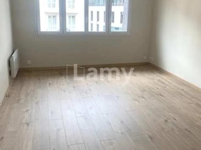 Location Appartement Rue des Pénitents Blancs, Limoges
