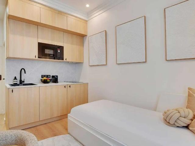 Location Appartement Rue des Petits Champs, Paris