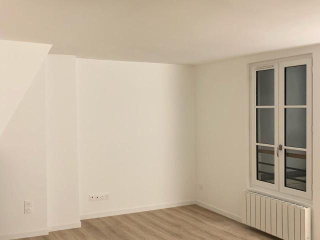 Location Appartement Rue des Petits Champs, Paris