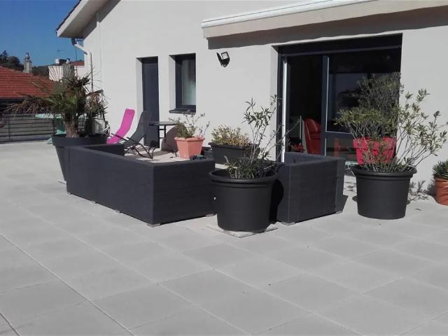 Location Appartement Rue des Petits Jardins, Sainte Colombe