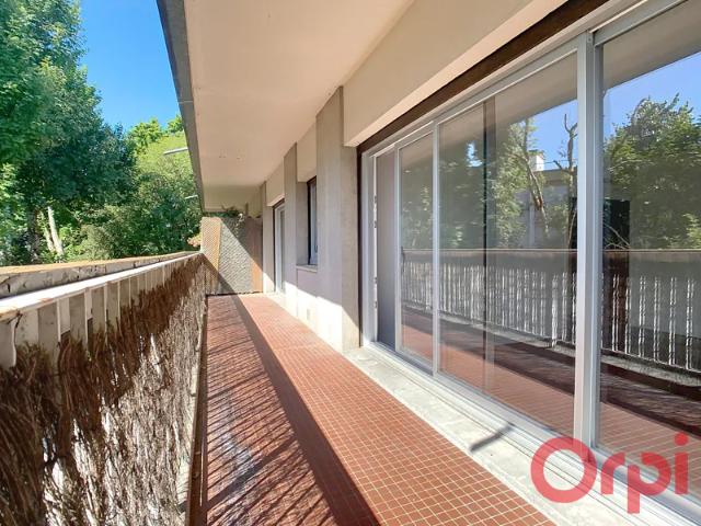 Location Appartement Rue des Prés Hauts, Châtenay Malabry