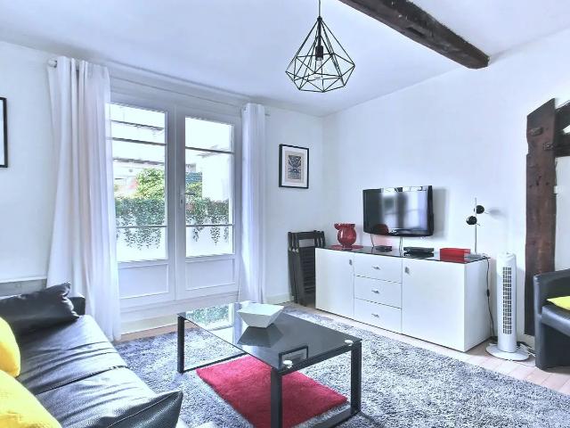 Location Appartement Rue des Prouvaires, Paris