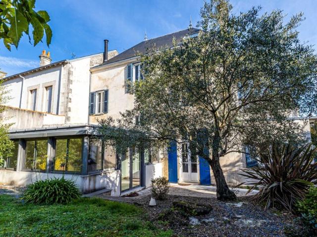 Location Appartement Rue des Quatre Sergents, La Rochelle