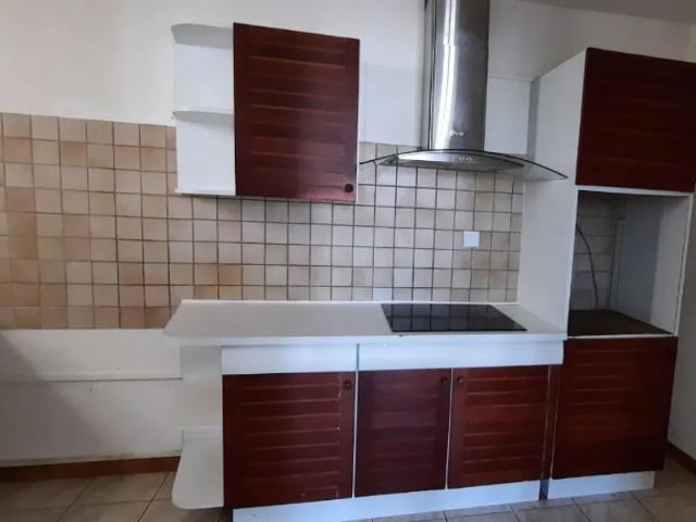 Location Appartement Rue des Remparts, Carpentras