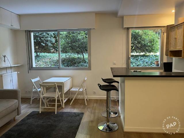 Location Appartement Rue des Saints Pères, Paris