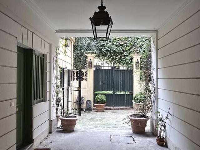 Location Appartement Rue des Saints Pères, Paris