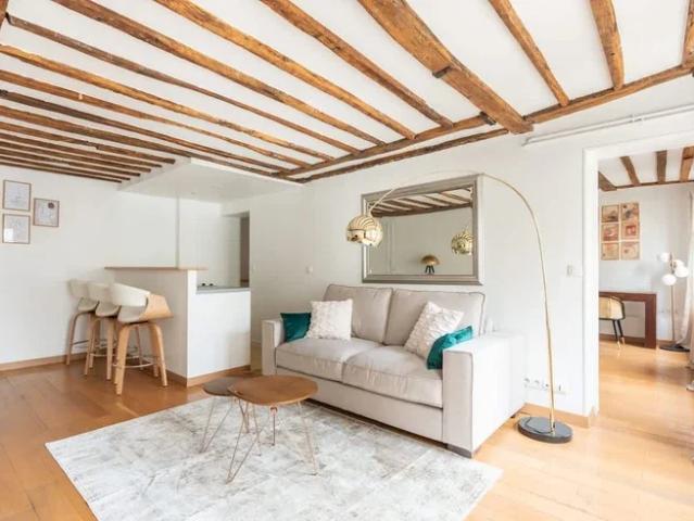 Location Appartement Rue des Saints Pères, Paris