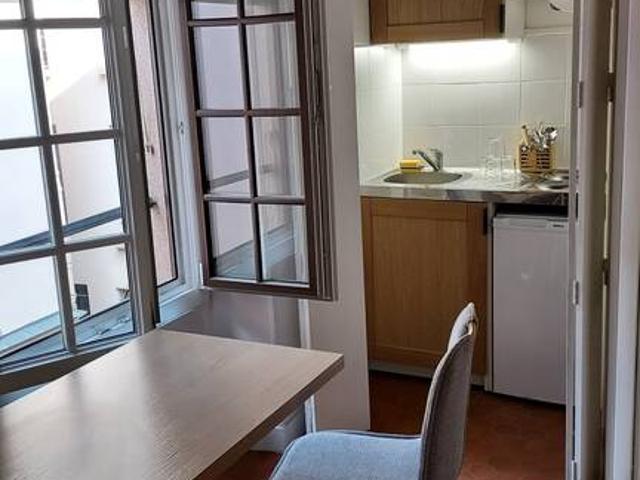 Location Appartement Rue des Saints Pères, Paris