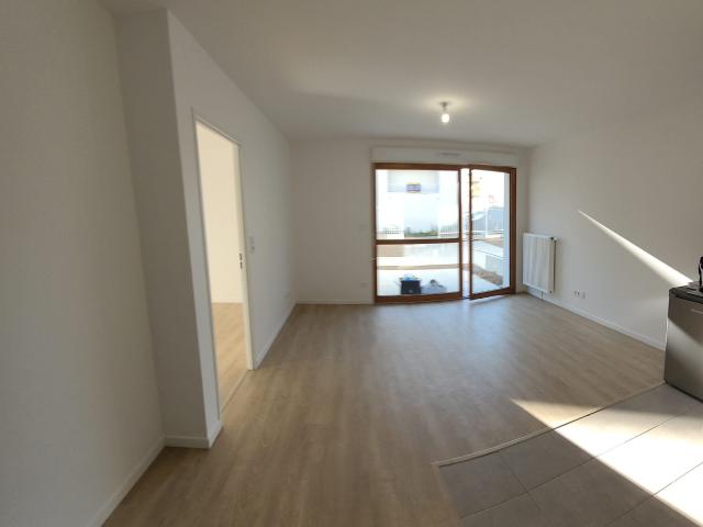 Location Appartement Rue des Tuileries, Reims