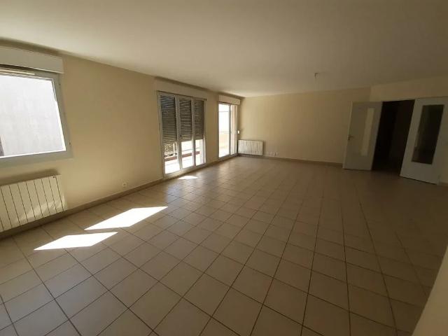 Location Appartement Rue des Tuiliers, Lyon