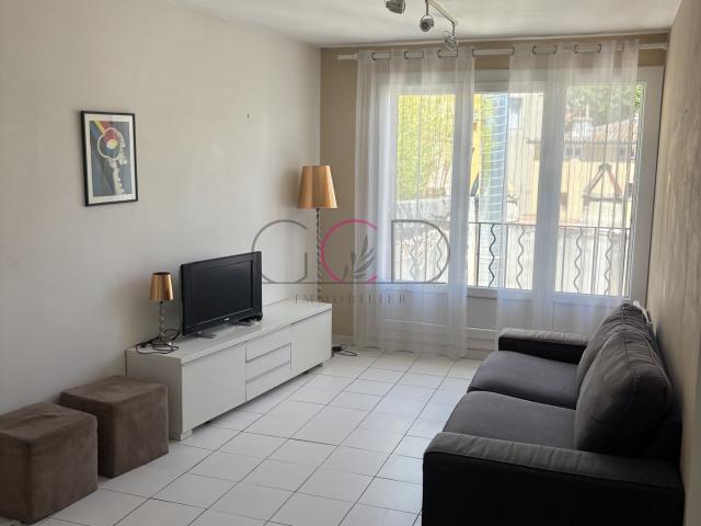Location Appartement Rue des Tanneurs, Aix en Provence