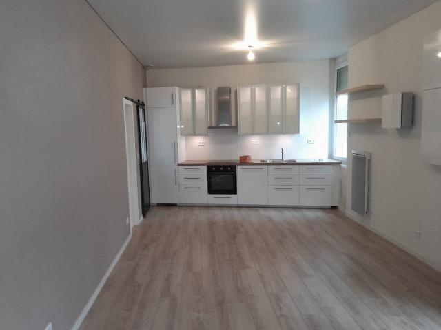 Location Appartement Rue des Terres de Borde, Bordeaux