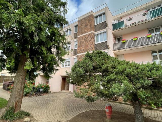 Location Appartement Rue des Terres Douces, Luisant