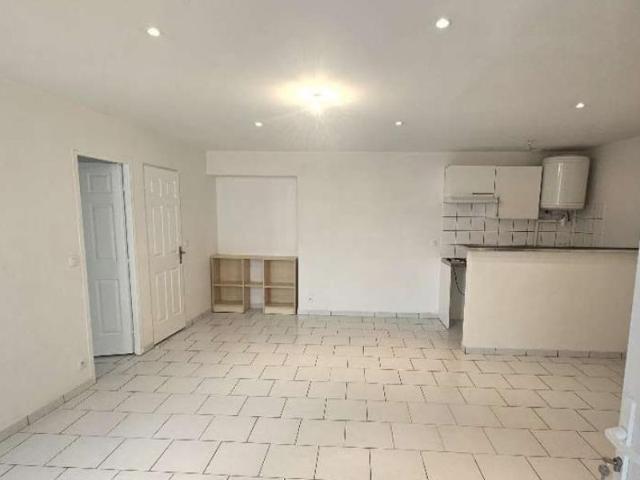 Location Appartement Rue des Treilles, Libourne