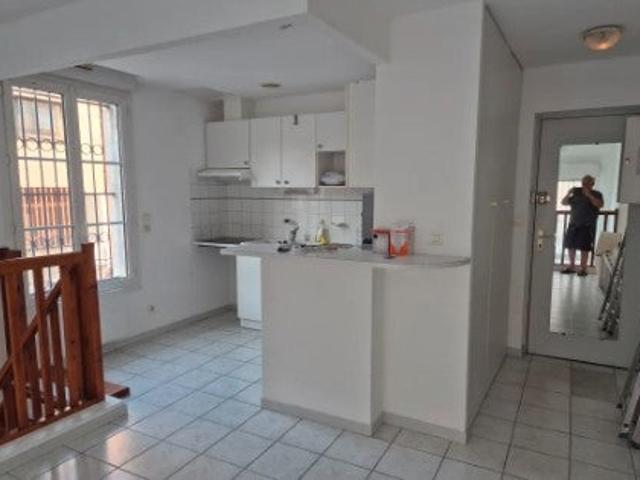 Location Appartement Rue des Treilles, Libourne