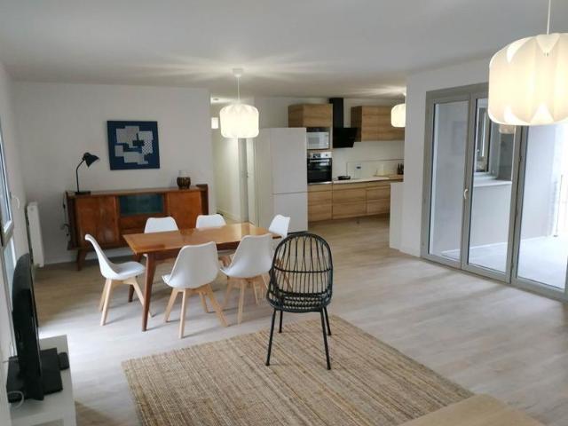 Location Appartement Rue des Treilles, Libourne