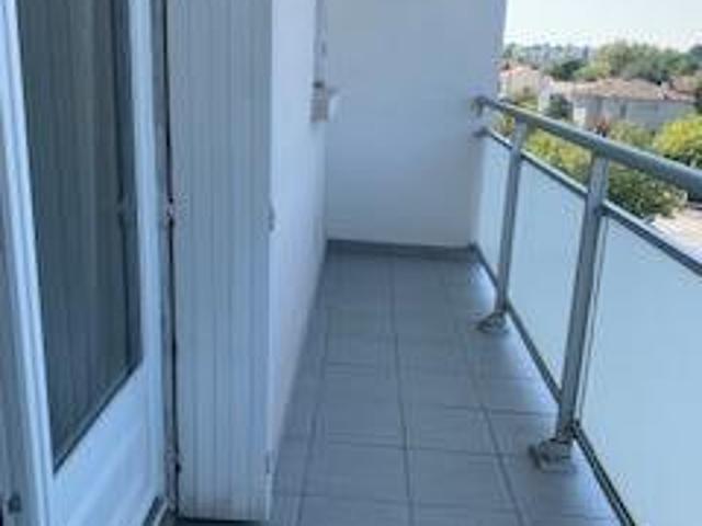 Location Appartement Rue des Treilles, Libourne