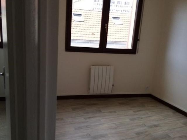 Location Appartement Rue des Treilles, Libourne