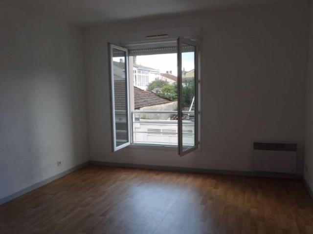 Location Appartement Rue des Treilles, Libourne