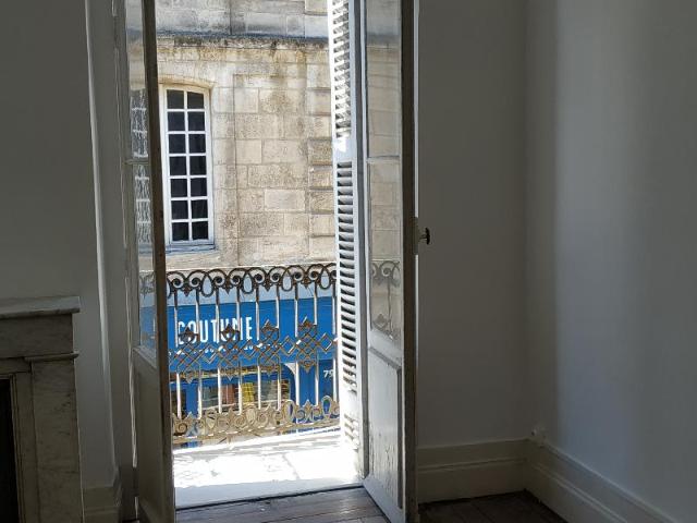 Location Appartement Rue des Treilles, Libourne