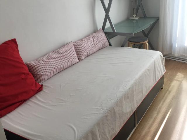 Location Appartement Rue des Trois Mages, Marseille