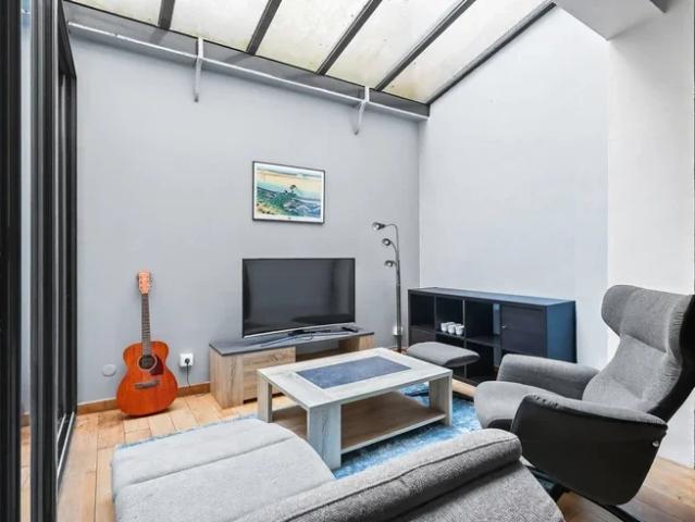 Location Appartement Rue des Trois Bornes, Paris