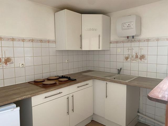 Location Appartement Rue Des Trois Piliers, Reims