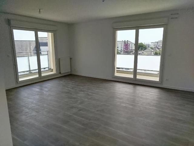 Location Appartement Rue des Trois Régiments, Laval