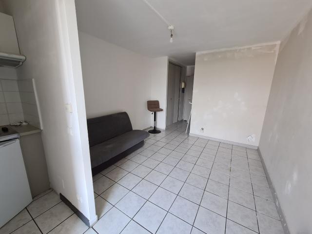 Location Appartement Rue des Usines, Perpignan