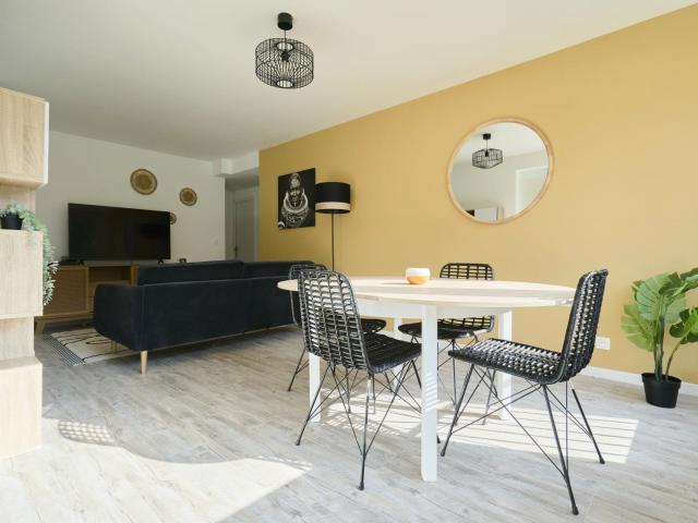 Location Appartement Rue Deschodt, Lille