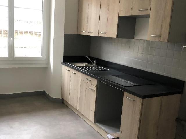 Location Appartement Rue Désiré Claude, Saint Étienne
