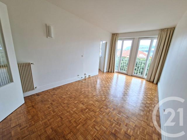 Location Appartement Rue Desnouettes, Paris