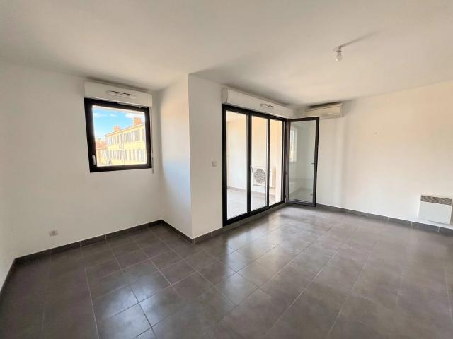 Location Appartement Rue d'Hozier, Marseille