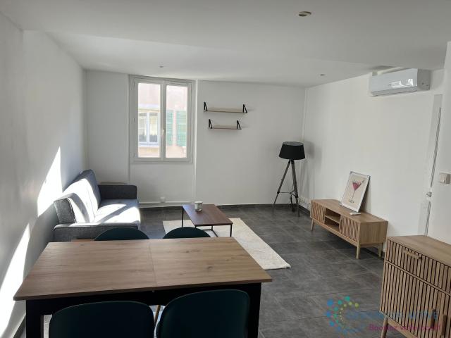Location Appartement Rue Dragon, Marseille