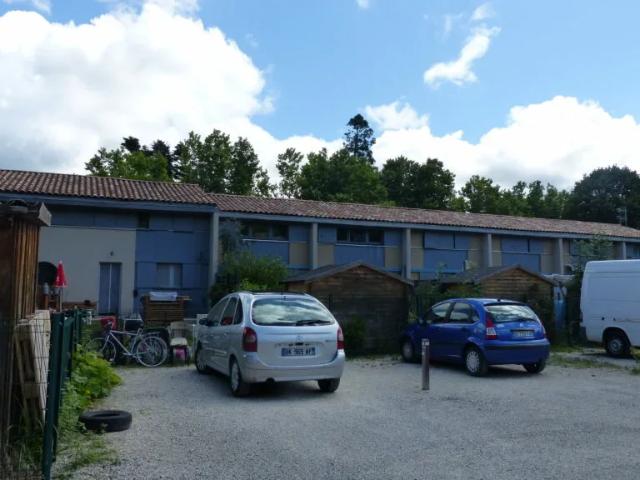 Location Appartement Rue Droite, Bourdeaux