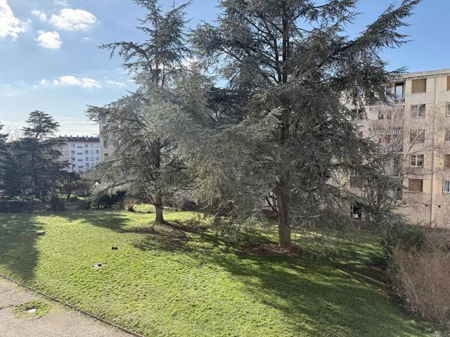 Location Appartement Rue du 11 Novembre 1918, Bron