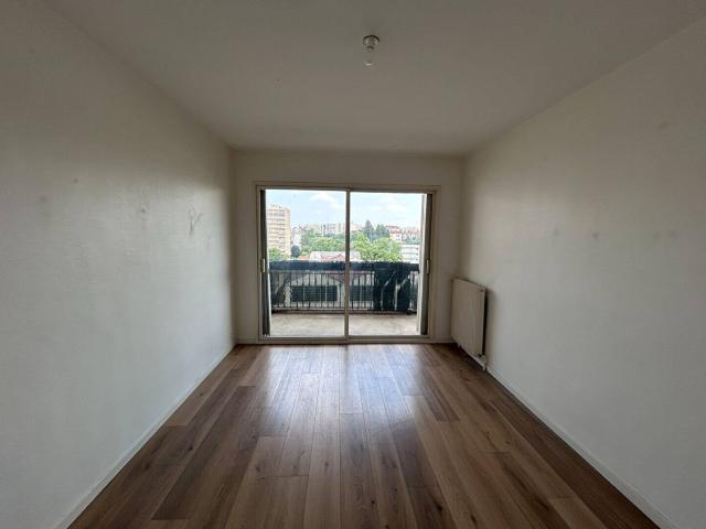 Location Appartement Rue du 1er Mars 1943, Villeurbanne